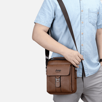 Bolsa Jeep de Couro com Fecho em Metal - Mensfield Shop
